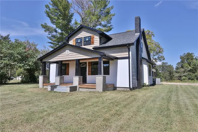 $325,000 | 1826 North Oak Ridge, Yadkinville, NC 27055