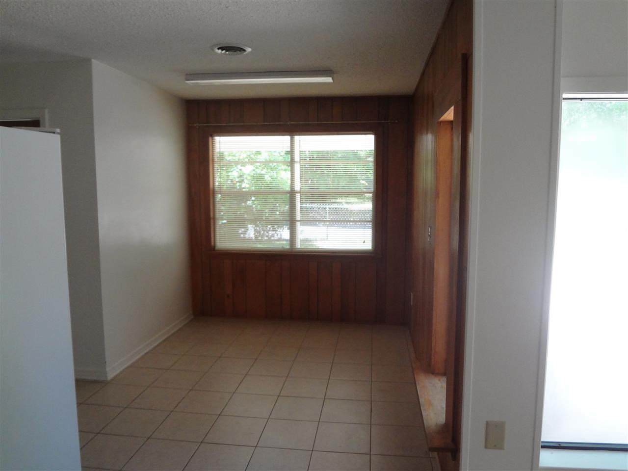 5556 Riverside Street Milton, FL 32570 - Photo 7 of 15 Gallery Image 7