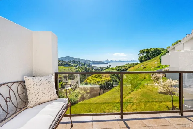 $1,950,000 | 121 Red Hill Circle, Tiburon, CA 94920