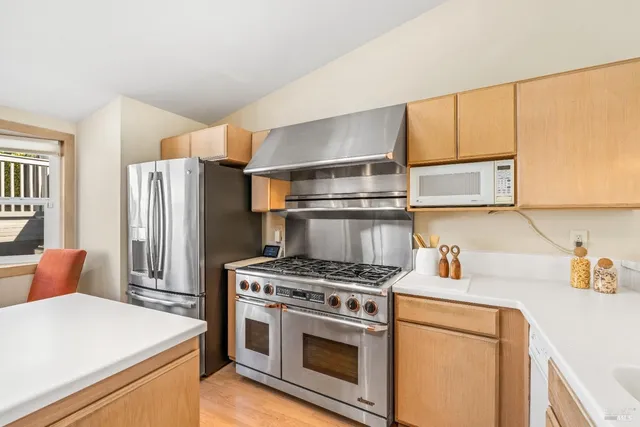 $1,950,000 | 121 Red Hill Circle, Tiburon, CA 94920