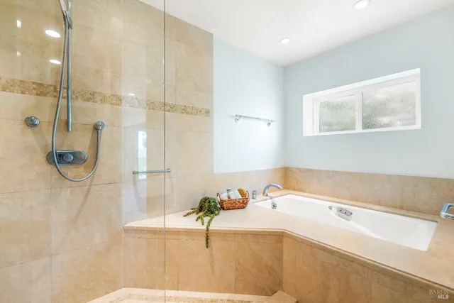 $1,950,000 | 121 Red Hill Circle, Tiburon, CA 94920