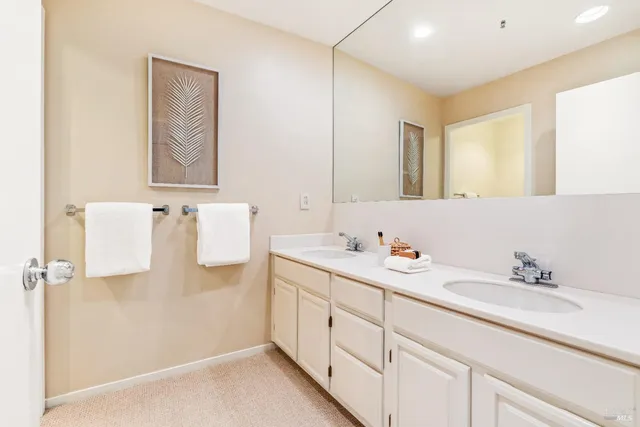 $1,950,000 | 121 Red Hill Circle, Tiburon, CA 94920