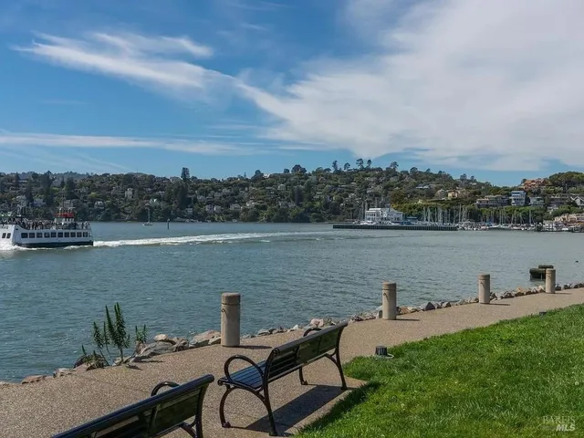 $1,950,000 | 121 Red Hill Circle, Tiburon, CA 94920