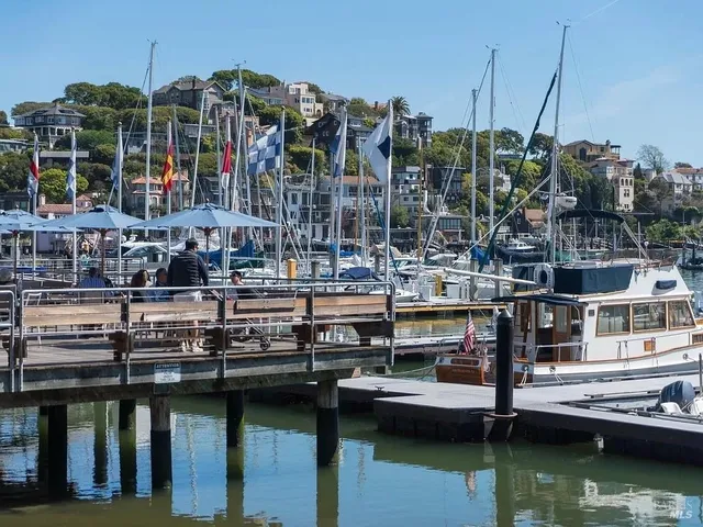 $1,950,000 | 121 Red Hill Circle, Tiburon, CA 94920