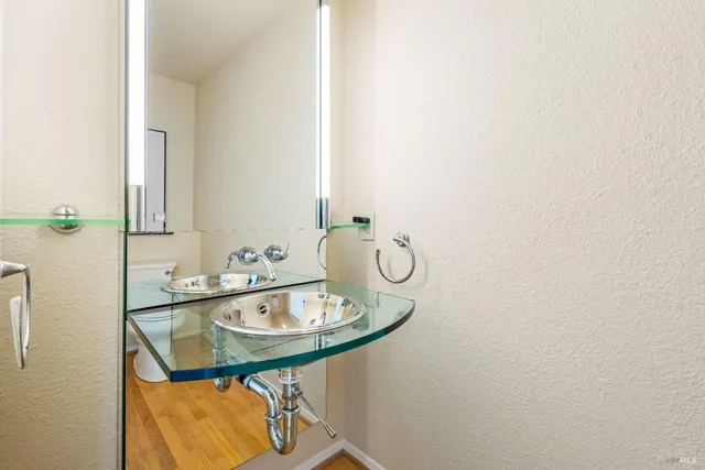 $1,950,000 | 121 Red Hill Circle, Tiburon, CA 94920