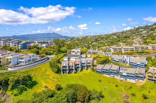 $1,950,000 | 121 Red Hill Circle, Tiburon, CA 94920