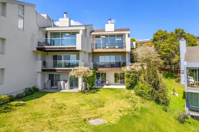 $1,950,000 | 121 Red Hill Circle, Tiburon, CA 94920