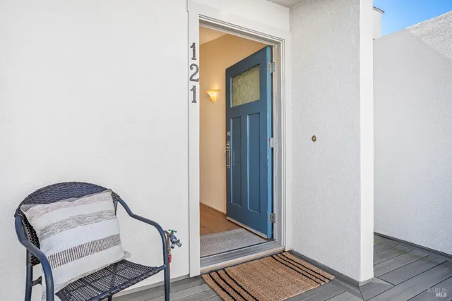 $1,950,000 | 121 Red Hill Circle, Tiburon, CA 94920