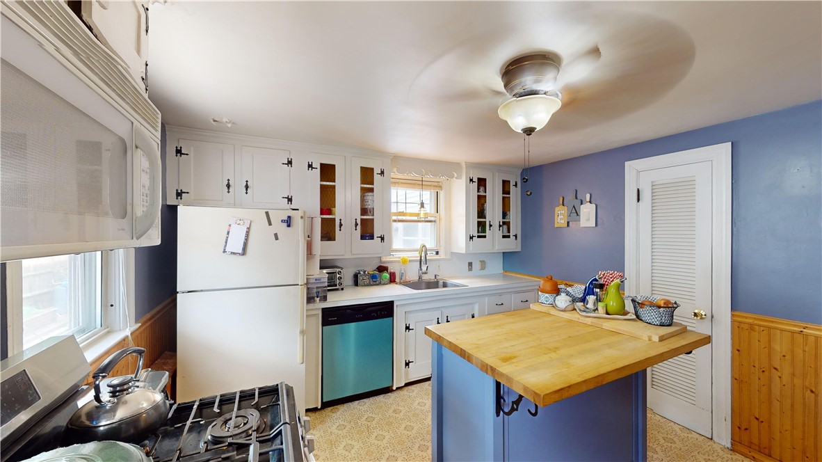 97 Dewey Avenue Pawtucket, RI 02861 - Photo 11 of 45