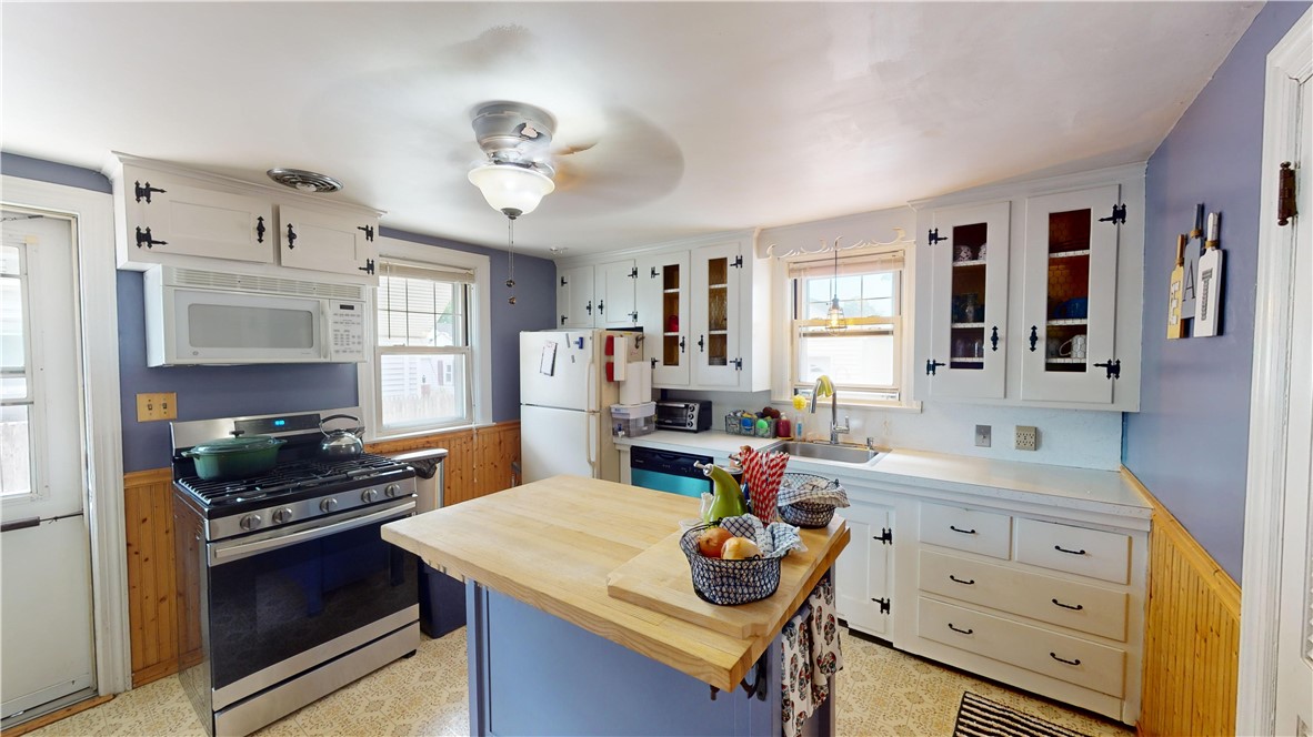 97 Dewey Avenue Pawtucket, RI 02861 - Photo 12 of 45