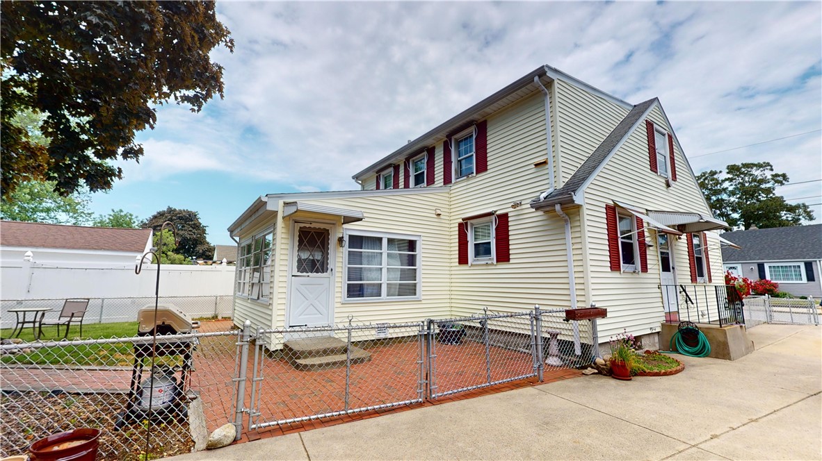 97 Dewey Avenue Pawtucket, RI 02861 - Photo 42 of 45