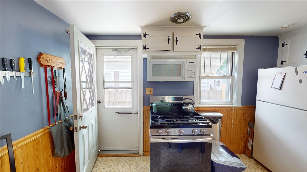 97 Dewey Avenue Pawtucket, RI 02861 - Photo 6 of 45