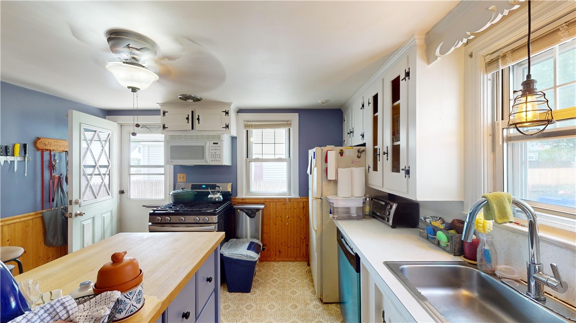 97 Dewey Avenue Pawtucket, RI 02861 - Photo 8 of 45