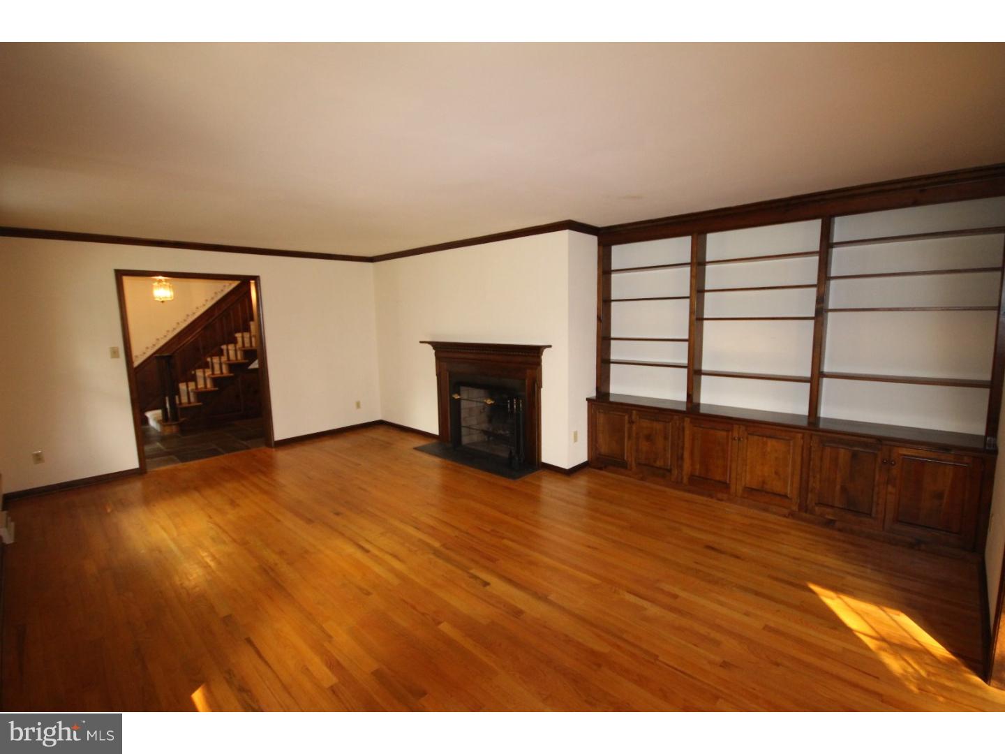 482 Stoneybrook Road Newtown, PA 18940 - Photo 7 of 25 Living Room
