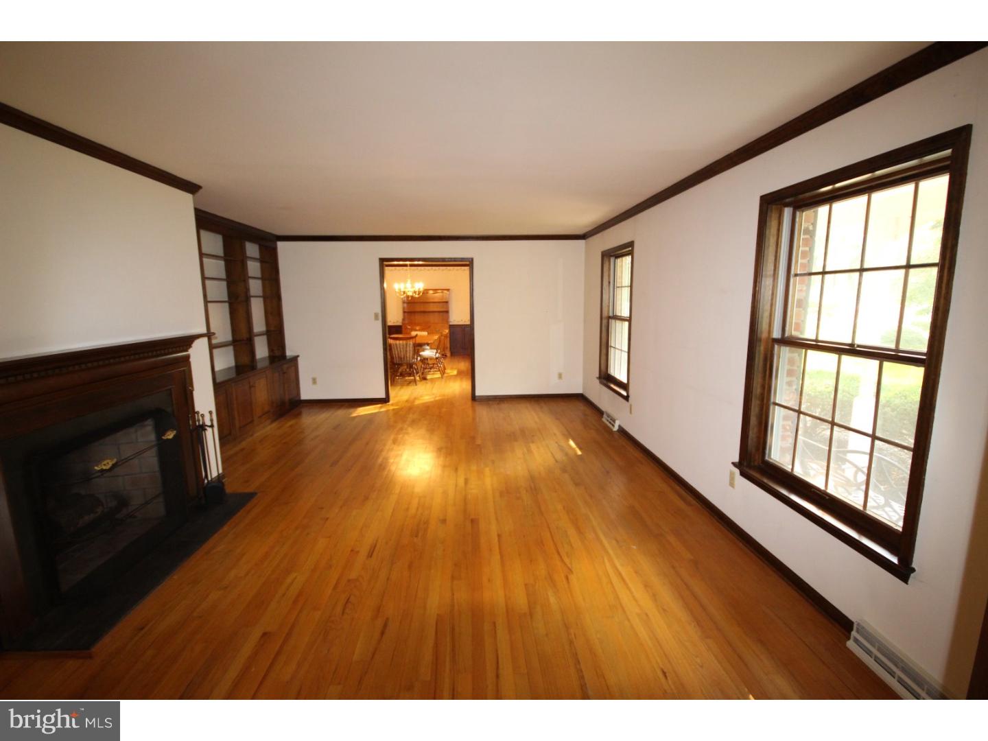 482 Stoneybrook Road Newtown, PA 18940 - Photo 8 of 25 Living Room