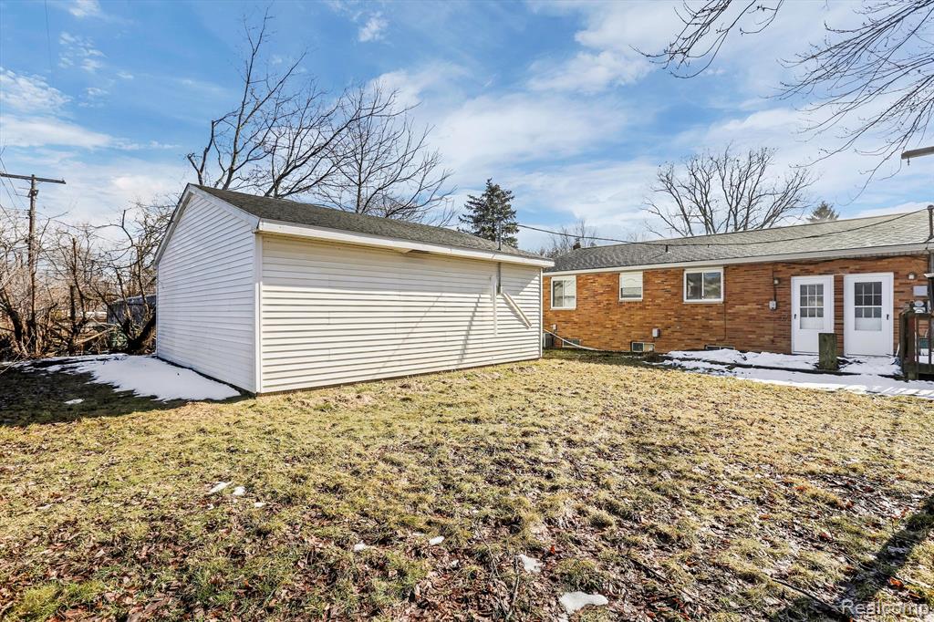 62 Jennings Road Whitmore Lake, MI 48189 - Photo 18 of 21 Gallery Image 18