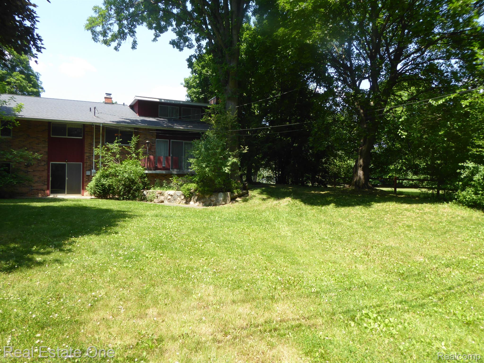 2779 West Wattles Road Troy, MI 48098 - Photo 19 of 23 BACK OF HOME