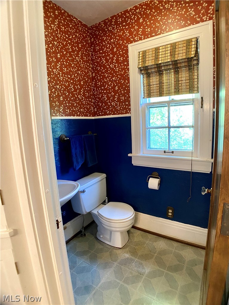 361 Merriman Road Akron, OH 44303 - Photo 12 of 35 Half bath off of eat in kitchen area.