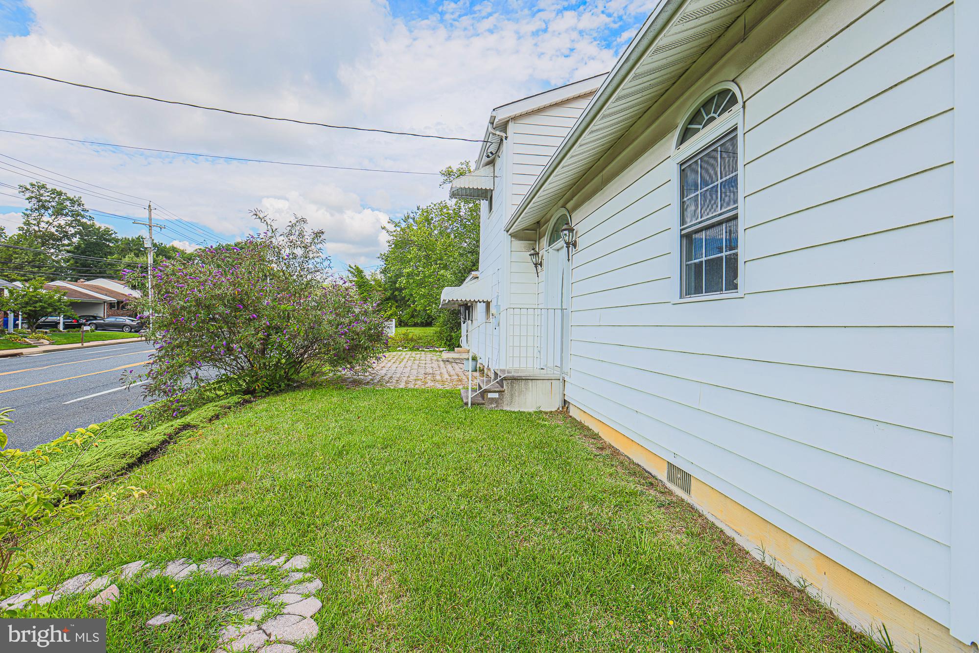 4232 Silver Spring Road Perry Hall, MD 21236 - Photo 4 of 50 Front area
