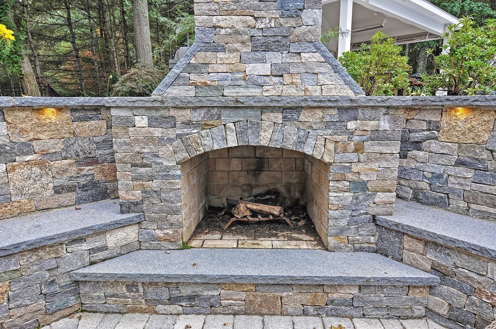 179 York Road Mansfield, MA 02048 - Photo 4 of 30 Gallery Image 4