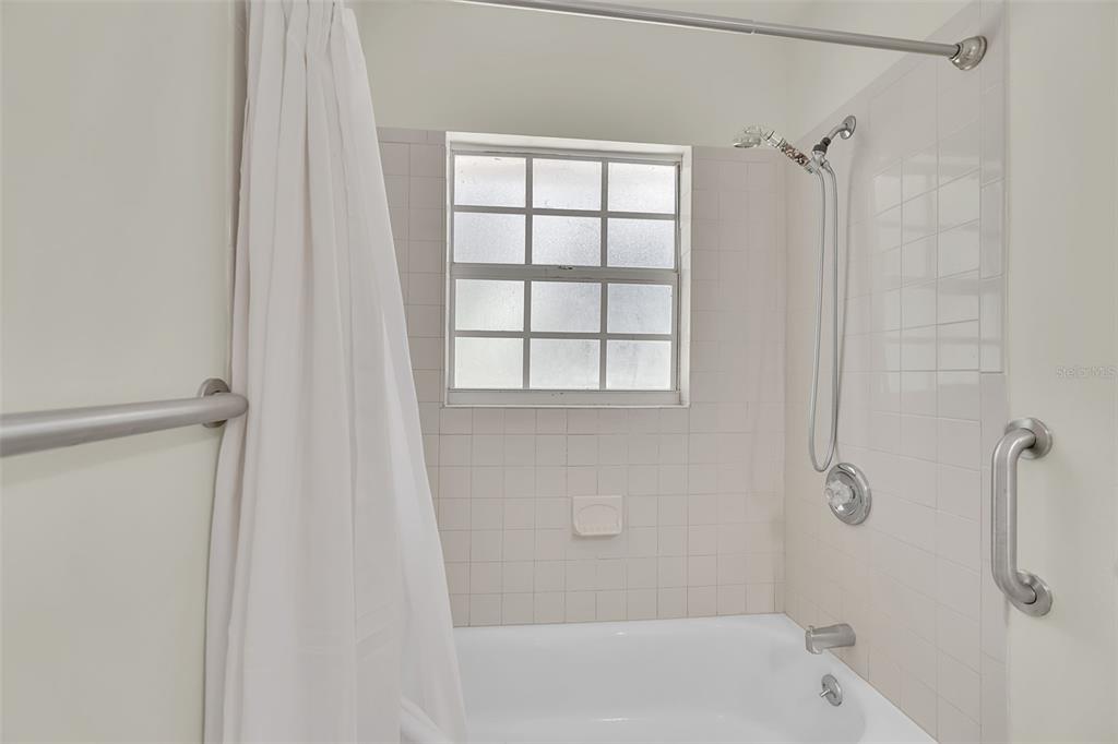 516 Laurel Road West Nokomis, FL 34275 - Photo 25 of 31 Gallery Image 25