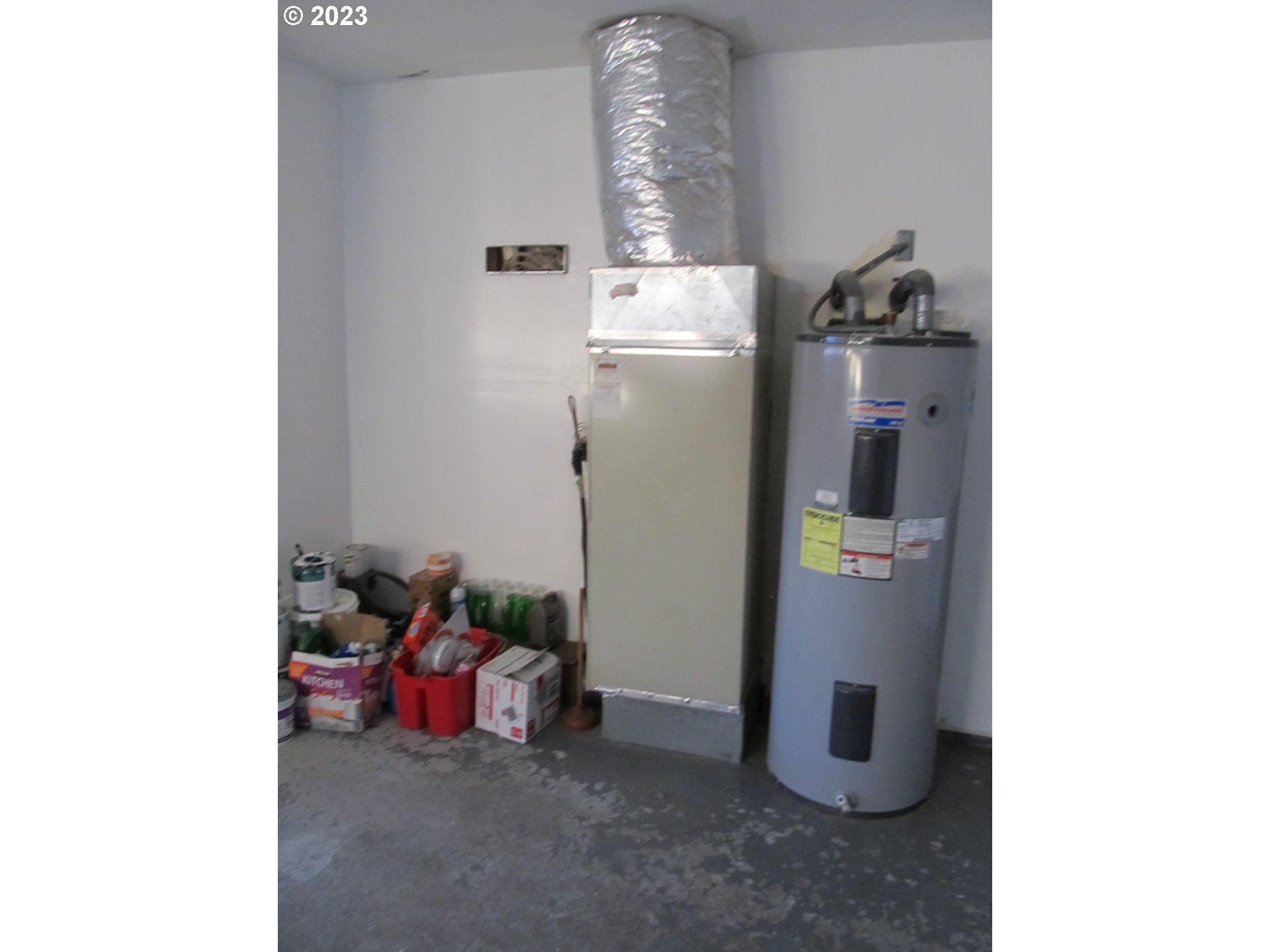937 East Ridgeway Avenue Hermiston, OR 97838 - Photo 14 of 16 Garage