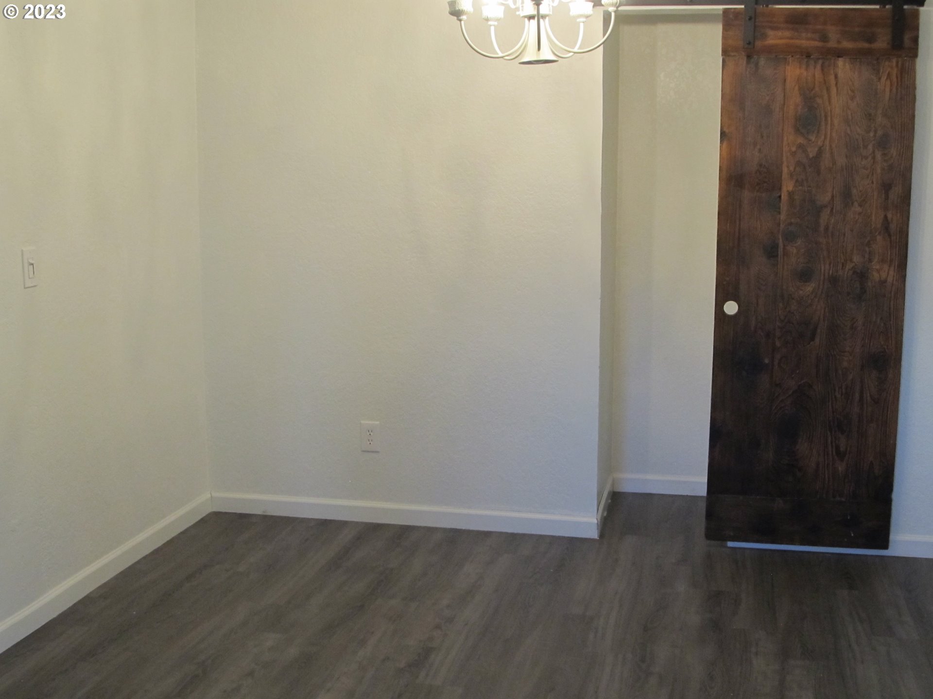 937 East Ridgeway Avenue Hermiston, OR 97838 - Photo 9 of 16 Dining Area