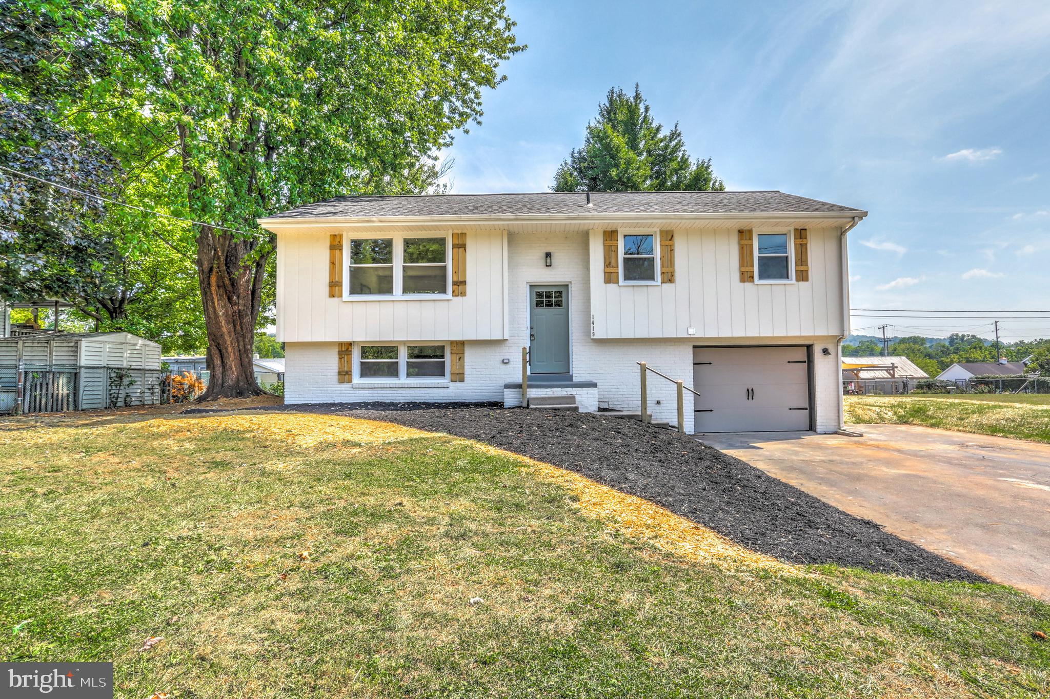 1419 North Reading Road Stevens, PA 17578 - Photo 1 of 38 Gallery Image 1