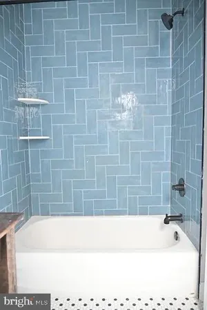 $1,000 | 4139 West Girard Avenue, Unit 4, Philadelphia, PA 19104