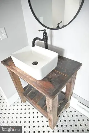 $1,000 | 4139 West Girard Avenue, Unit 4, Philadelphia, PA 19104