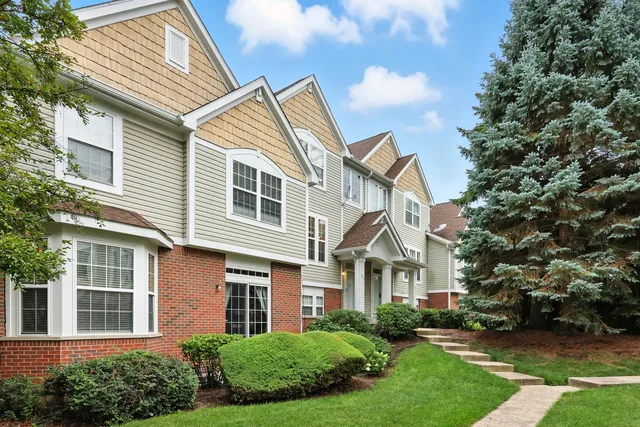 $535,000 | 1270 Georgetown Way, Vernon Hills, IL 60061