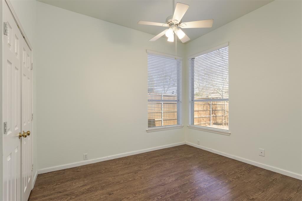 3306 Harbor Pointe Drive Rowlett, TX 75088 - Photo 11 of 40 Bright bedroom downstairs with connecting full bath
