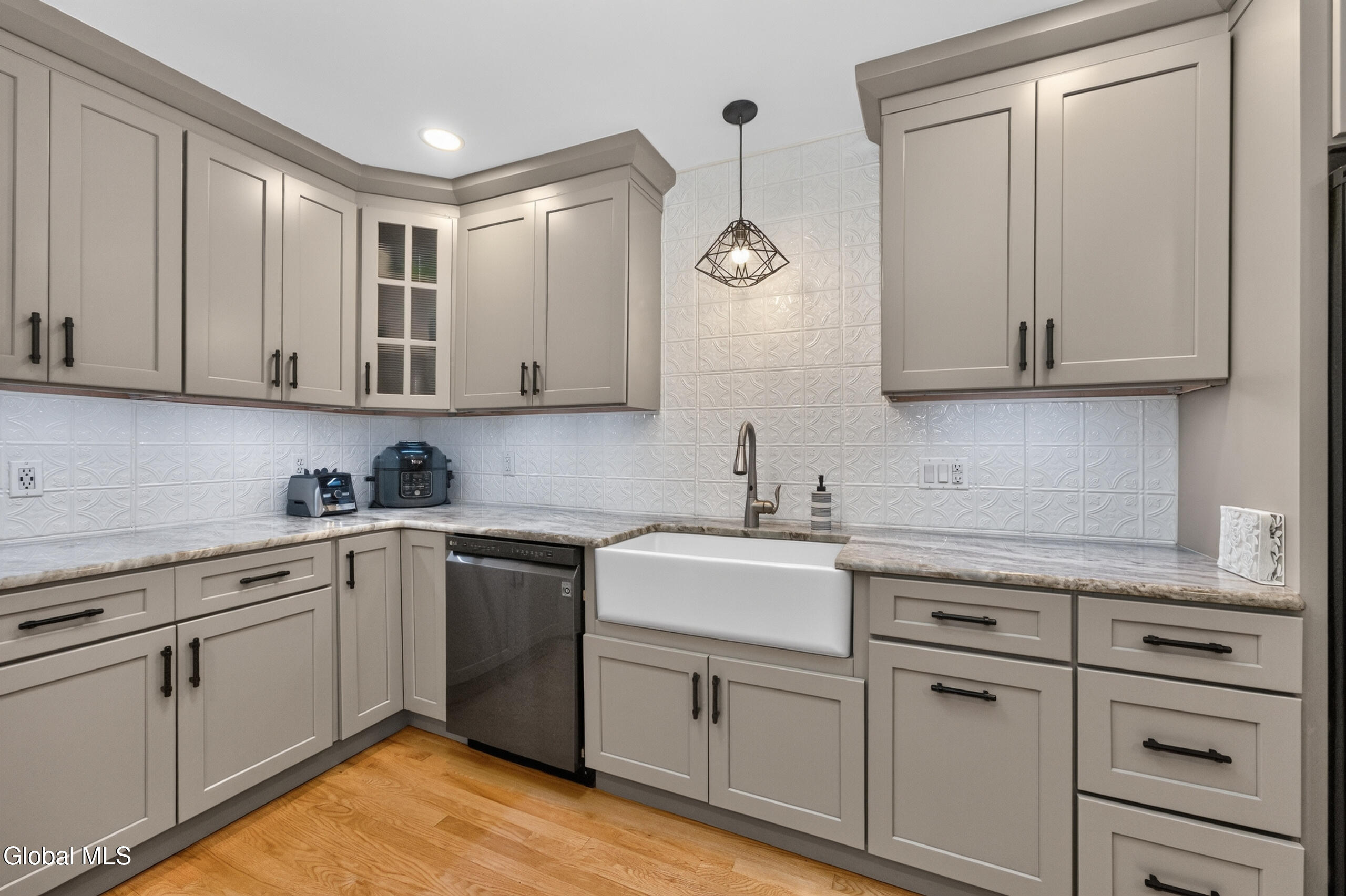 521 Russell Road Bethlehem, NY 12203 - Photo 14 of 51 2 Kitchen 3