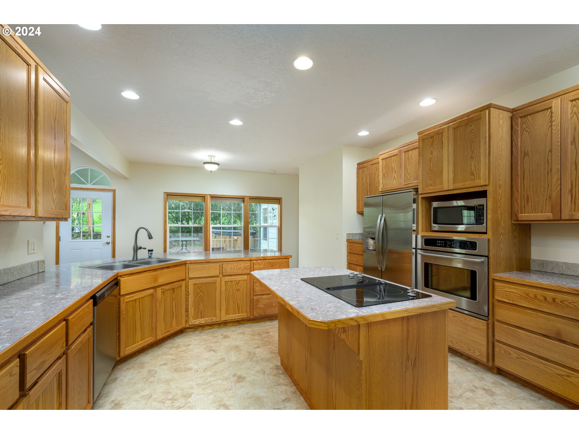 17555 Southwest Gopher Valley Road Sheridan, OR 97378 - Photo 16 of 48 Gallery Image 16