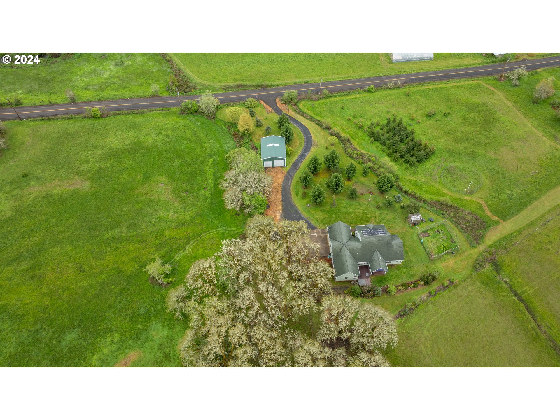 17555 Southwest Gopher Valley Road Sheridan, OR 97378 - Photo 43 of 48 Gallery Image 43