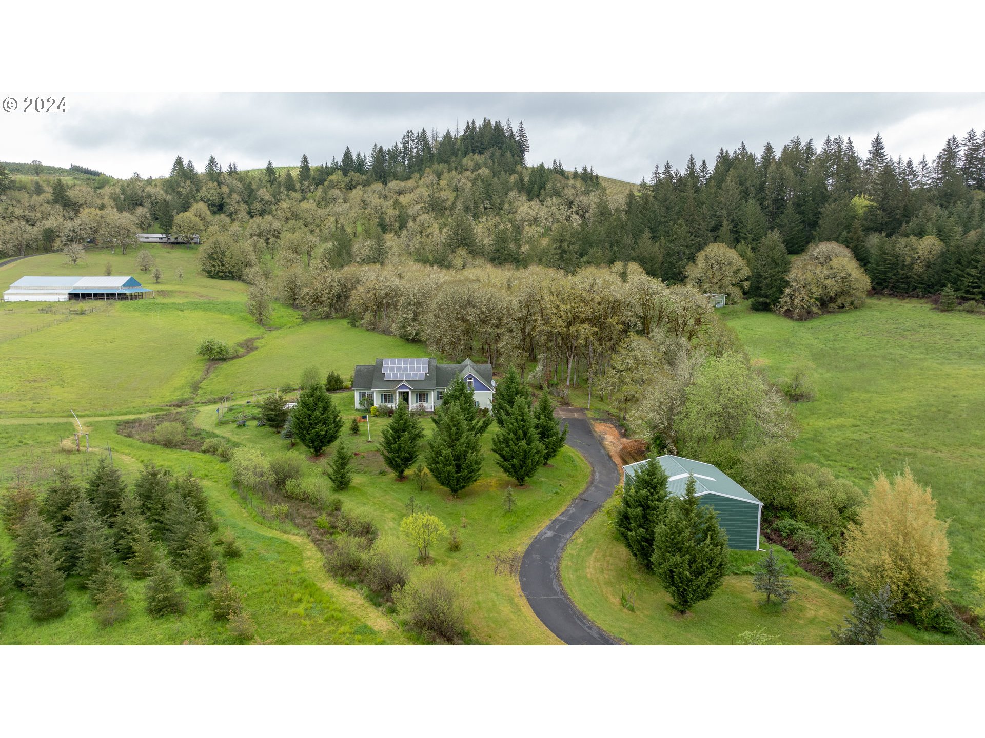 17555 Southwest Gopher Valley Road Sheridan, OR 97378 - Photo 9 of 48 Gallery Image 9