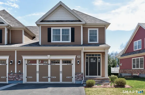 $589,900 | 39 Harvest Court, Unit 39, Newington, CT 06111