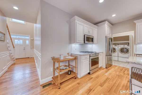 $589,900 | 39 Harvest Court, Unit 39, Newington, CT 06111