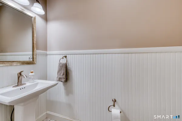 $589,900 | 39 Harvest Court, Unit 39, Newington, CT 06111