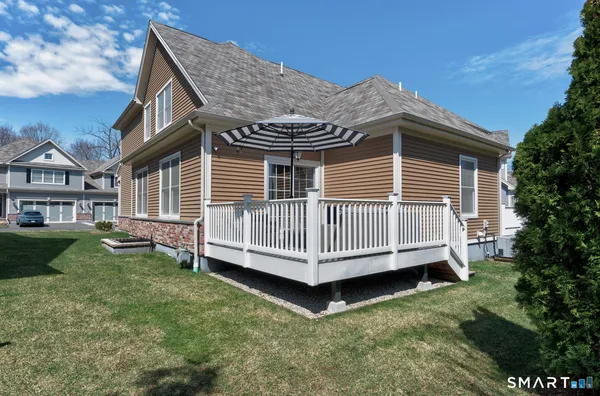 $589,900 | 39 Harvest Court, Unit 39, Newington, CT 06111