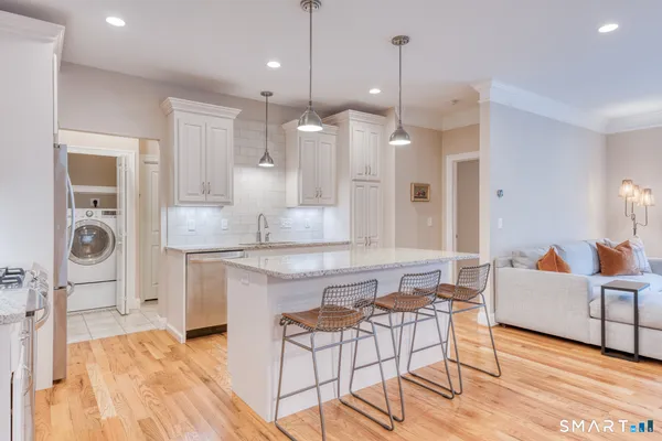 $589,900 | 39 Harvest Court, Unit 39, Newington, CT 06111