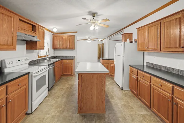 $179,900 | 1111 South Jefferson Street, Salem, IL 62881