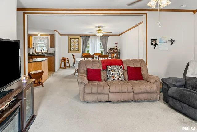 $189,000 | 1111 South Jefferson Street, Salem, IL 62881