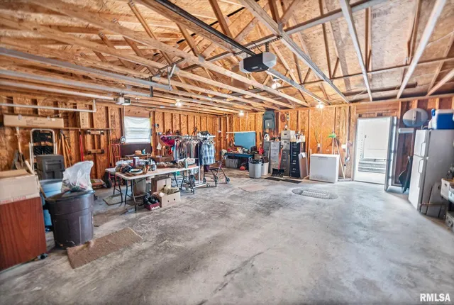 $179,900 | 1111 South Jefferson Street, Salem, IL 62881