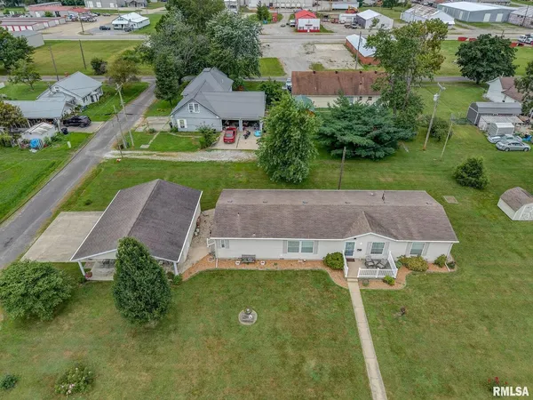 $179,900 | 1111 South Jefferson Street, Salem, IL 62881