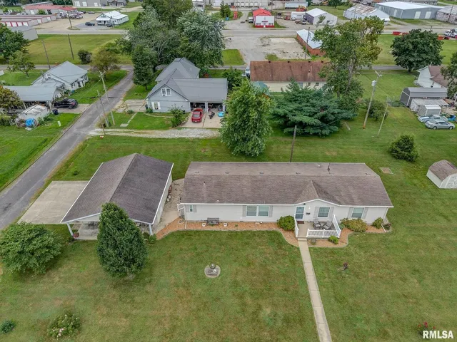 $179,900 | 1111 South Jefferson Street, Salem, IL 62881