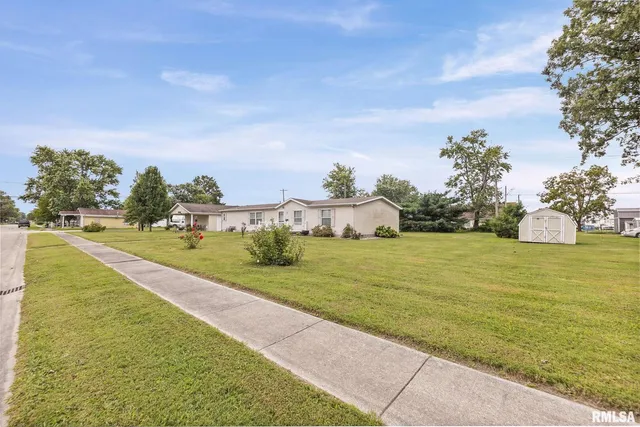 $179,900 | 1111 South Jefferson Street, Salem, IL 62881