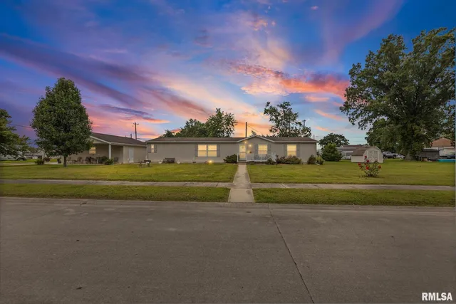 $179,900 | 1111 South Jefferson Street, Salem, IL 62881