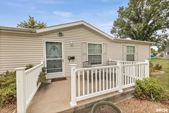 $179,900 | 1111 South Jefferson Street, Salem, IL 62881