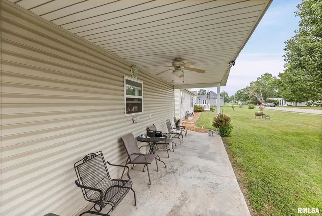 $179,900 | 1111 South Jefferson Street, Salem, IL 62881